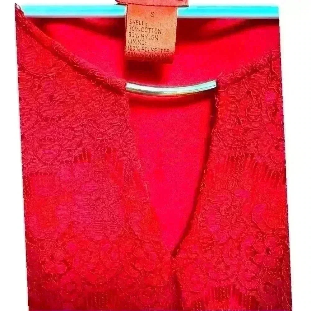 V Cristina Red Lace Tunic.  Pre Owned in Very Good Condition.  Women’s SZ Small - Picture 3 of 6